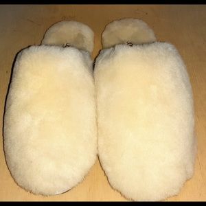 UGG Houseshoes